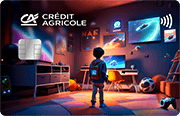 Karta Credit Agricole z wizerunkiem chłopca, który stoi tyłem w dziecięcym pokoju i przygląda się statkom kosmicznym na ścianie