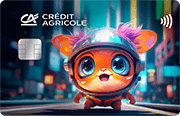 Karta Credit Agricole z wizerunkiem kolorowej, małej postaci, przypominającej zwierzę spoza planety, ubranej w kostium astronauty