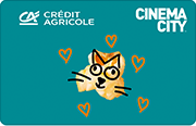 Karta Credit Agricole i Cinema City z grafiką popcornu, który ma dorysowane oczy, wąsy i uszy kota. Dookoła są dorysowane pomarańczowe serduszka. Karta jest w zielononiebieskim kolorze